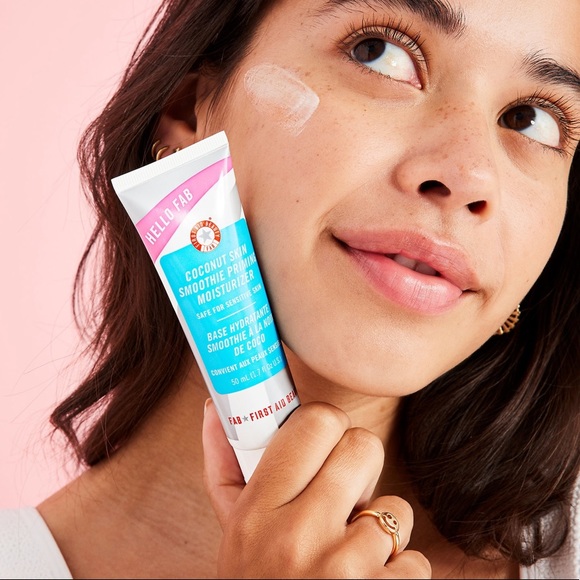 🥥First Aid Beauty Hello FAB Coconut Skin Smoothie Priming Moisturizer - Picture 8 of 10
